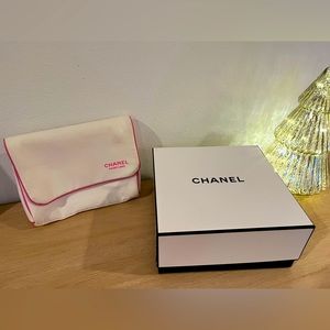 CHANEL Parfums Cosmetics Bag & White CHANEL Gift Box